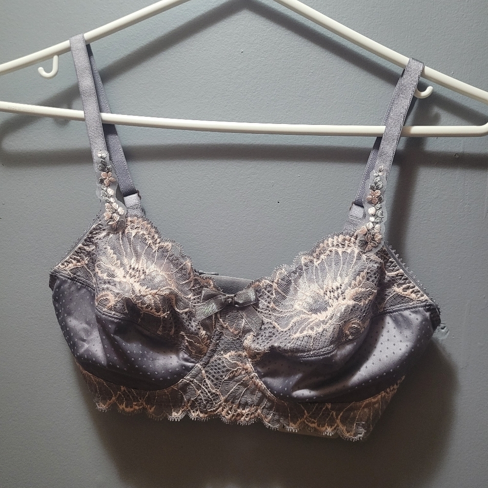 Amoena Grey Bra with Pink Lace Detailing